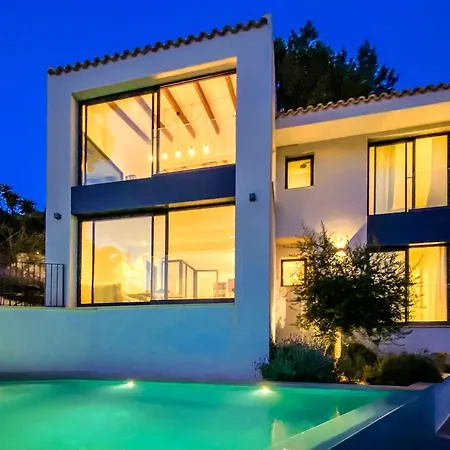 3009 - Luxurious New In Quiet Area In Villa