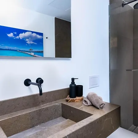 3009 - Luxurious New In Quiet Area In Villa *